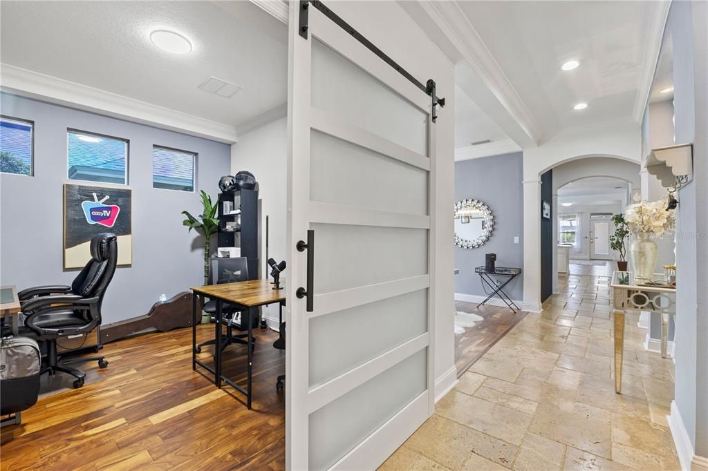 Под контрактом: $679,900 (5 спален, 3 ванн, 3072 Квадратных фут)