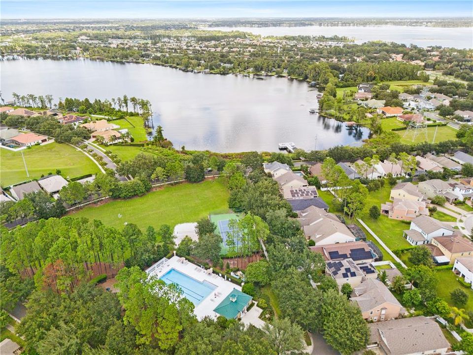 Под контрактом: $679,900 (5 спален, 3 ванн, 3072 Квадратных фут)