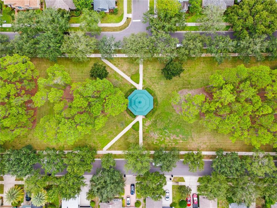 Под контрактом: $679,900 (5 спален, 3 ванн, 3072 Квадратных фут)