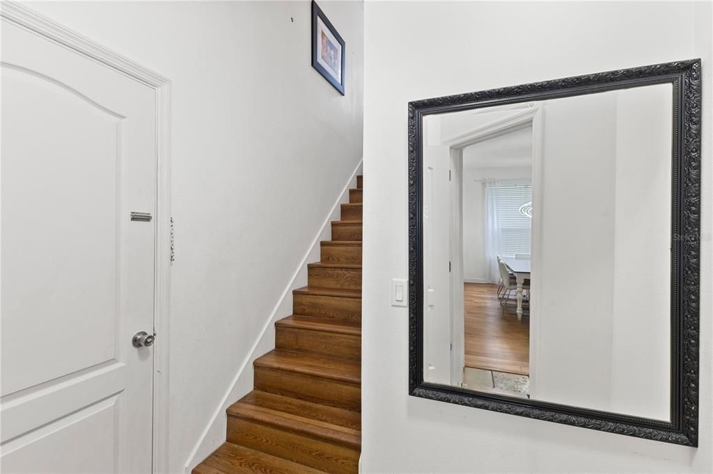 Под контрактом: $679,900 (5 спален, 3 ванн, 3072 Квадратных фут)