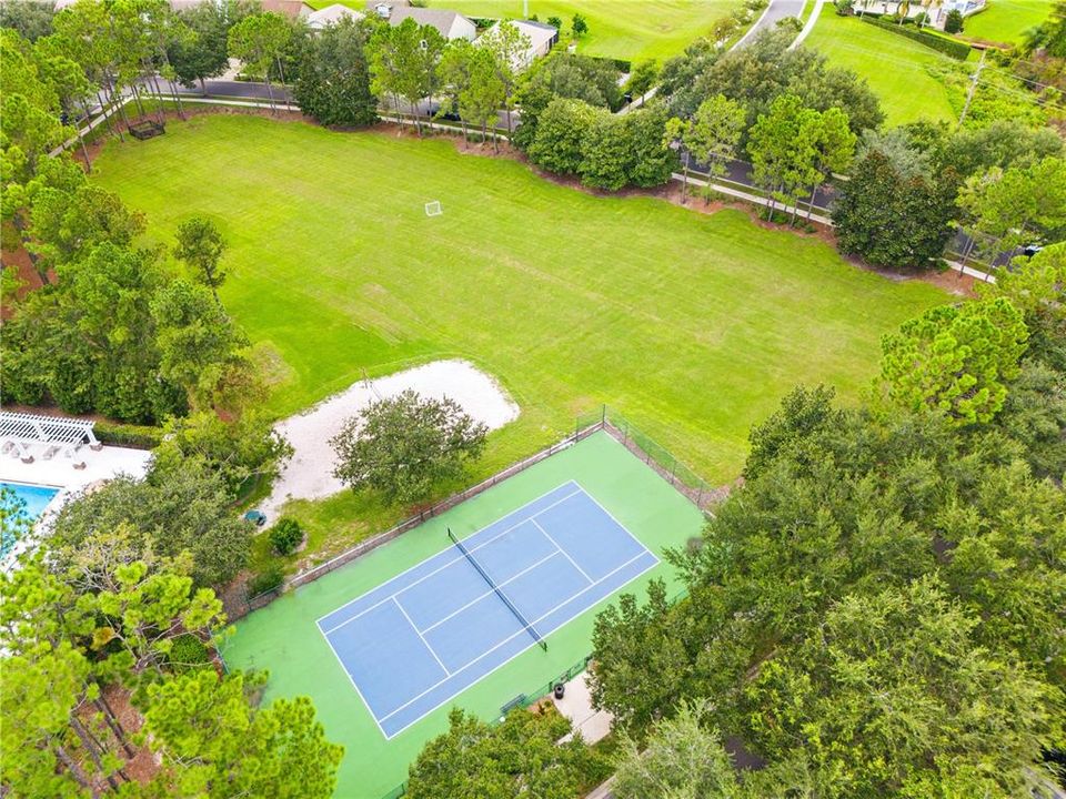 Под контрактом: $679,900 (5 спален, 3 ванн, 3072 Квадратных фут)