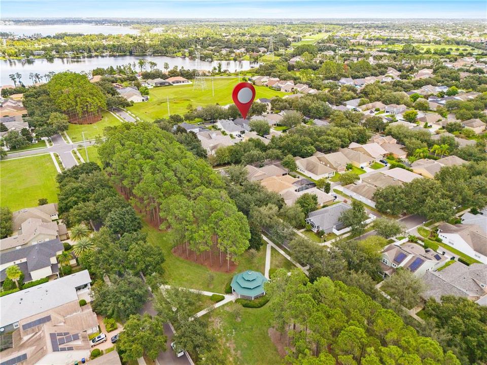 Под контрактом: $679,900 (5 спален, 3 ванн, 3072 Квадратных фут)