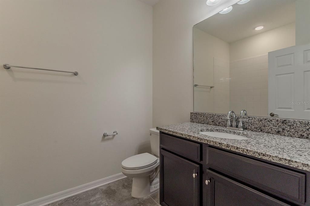 Под контрактом: $324,900 (3 спален, 2 ванн, 1620 Квадратных фут)