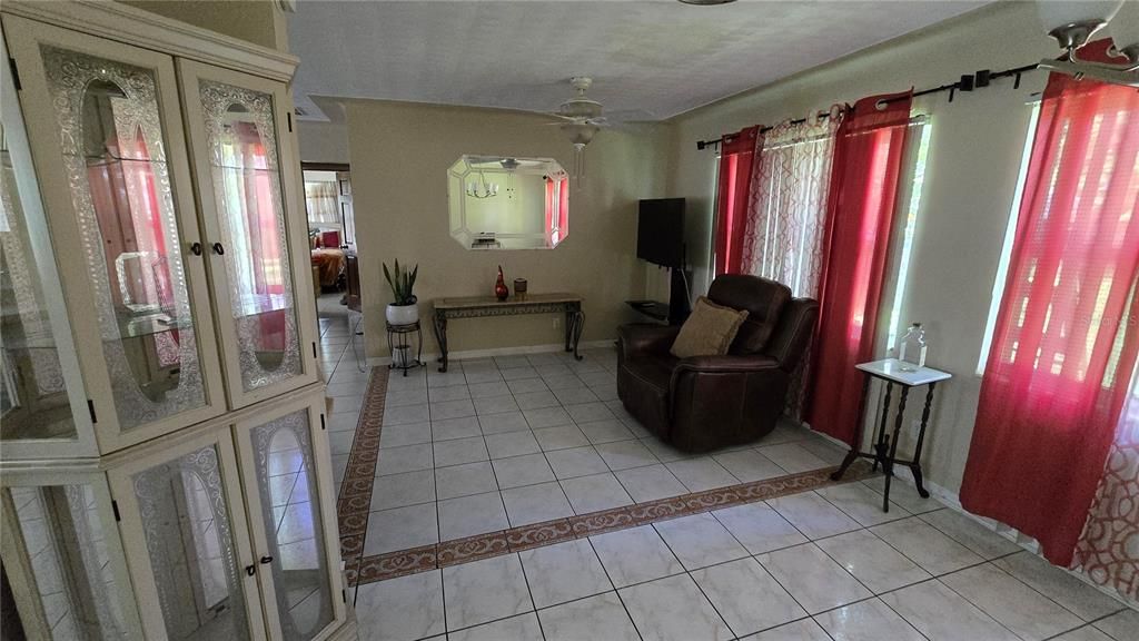 For Sale: $325,000 (3 beds, 2 baths, 1311 Square Feet)