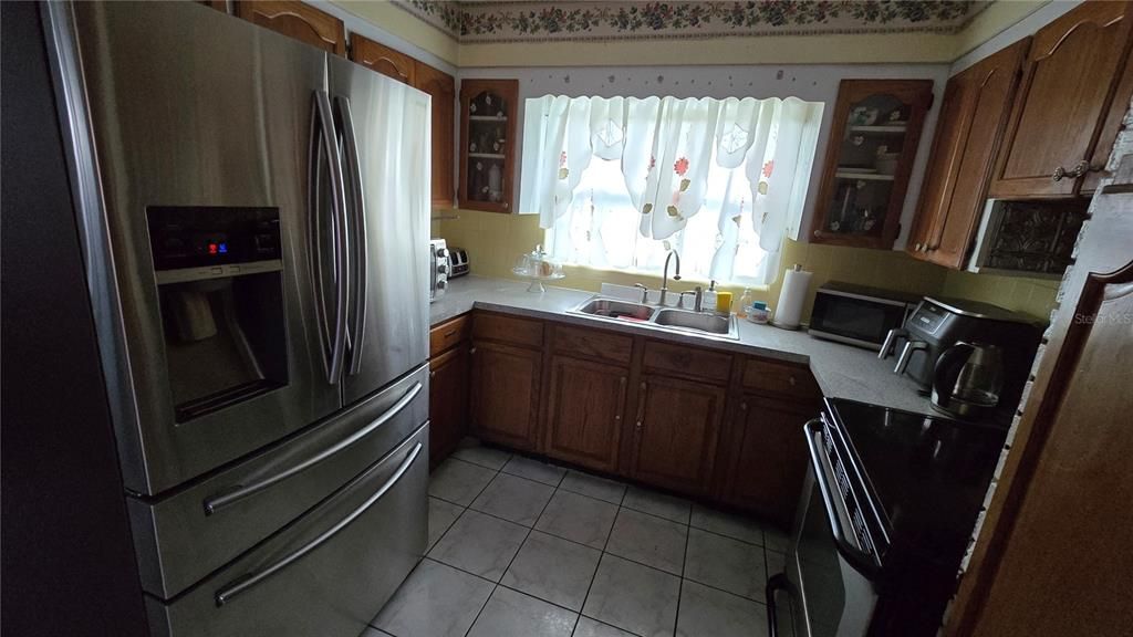 For Sale: $325,000 (3 beds, 2 baths, 1311 Square Feet)