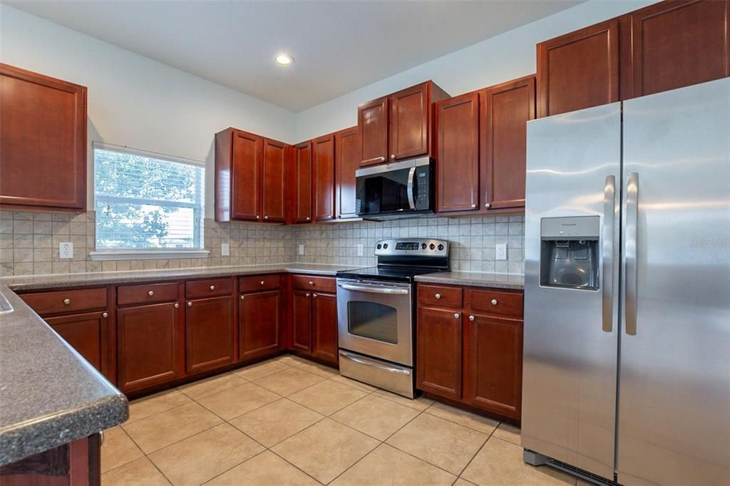 For Sale: $324,900 (4 beds, 2 baths, 2486 Square Feet)