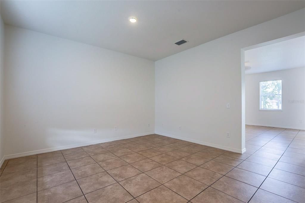 For Sale: $324,900 (4 beds, 2 baths, 2486 Square Feet)