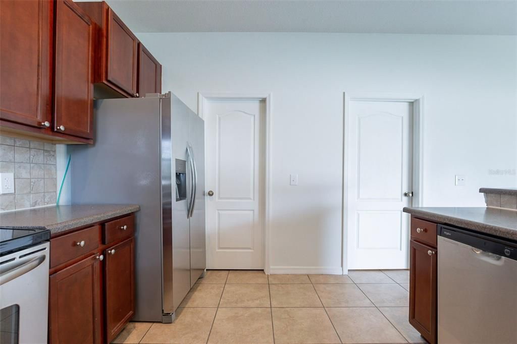 For Sale: $324,900 (4 beds, 2 baths, 2486 Square Feet)