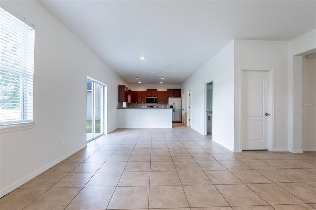 For Sale: $324,900 (4 beds, 2 baths, 2486 Square Feet)