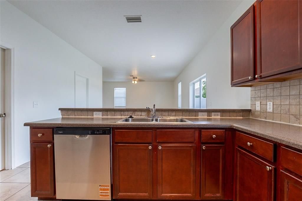 For Sale: $324,900 (4 beds, 2 baths, 2486 Square Feet)