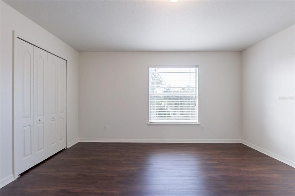 For Sale: $324,900 (4 beds, 2 baths, 2486 Square Feet)