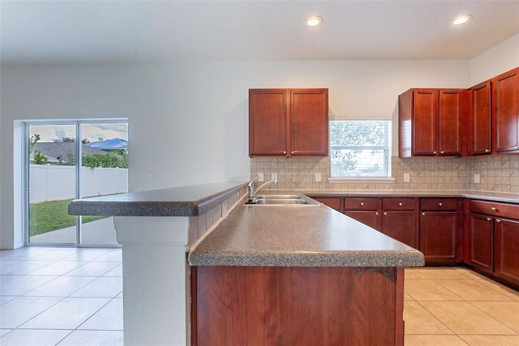 For Sale: $324,900 (4 beds, 2 baths, 2486 Square Feet)