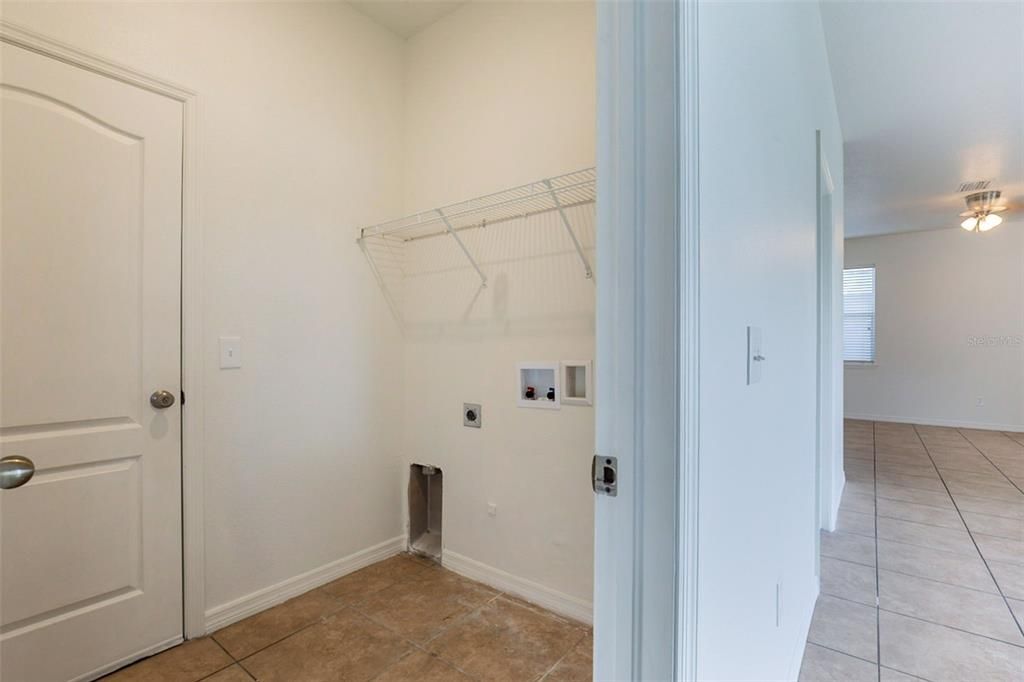 For Sale: $324,900 (4 beds, 2 baths, 2486 Square Feet)