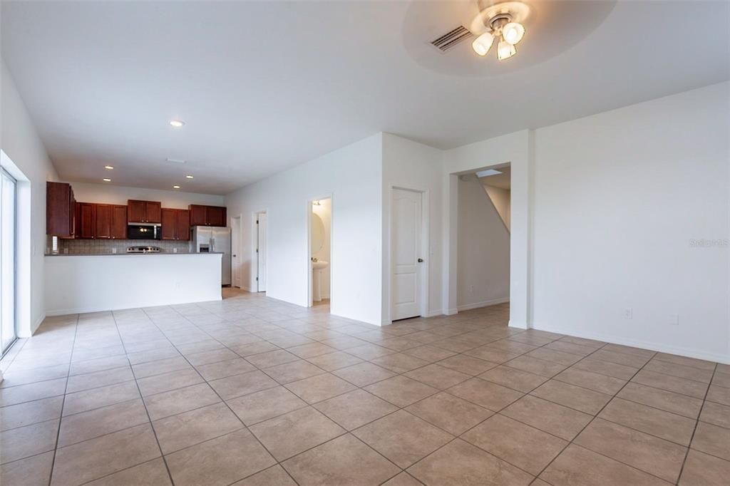For Sale: $324,900 (4 beds, 2 baths, 2486 Square Feet)