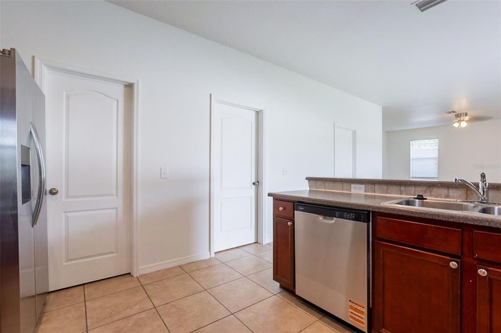 For Sale: $324,900 (4 beds, 2 baths, 2486 Square Feet)