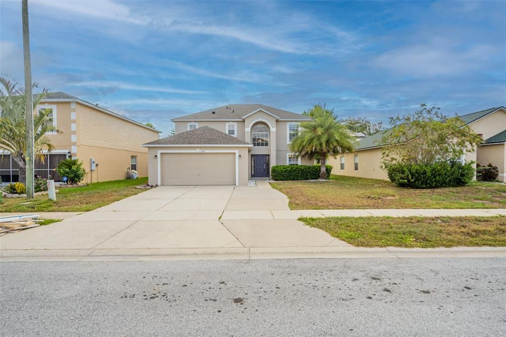 Active With Contract: $299,900 (3 beds, 2 baths, 2320 Square Feet)