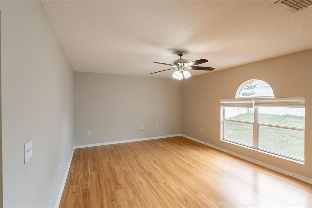 Active With Contract: $299,900 (3 beds, 2 baths, 2320 Square Feet)