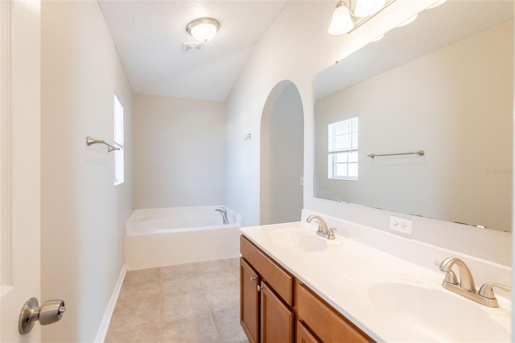 Active With Contract: $299,900 (3 beds, 2 baths, 2320 Square Feet)