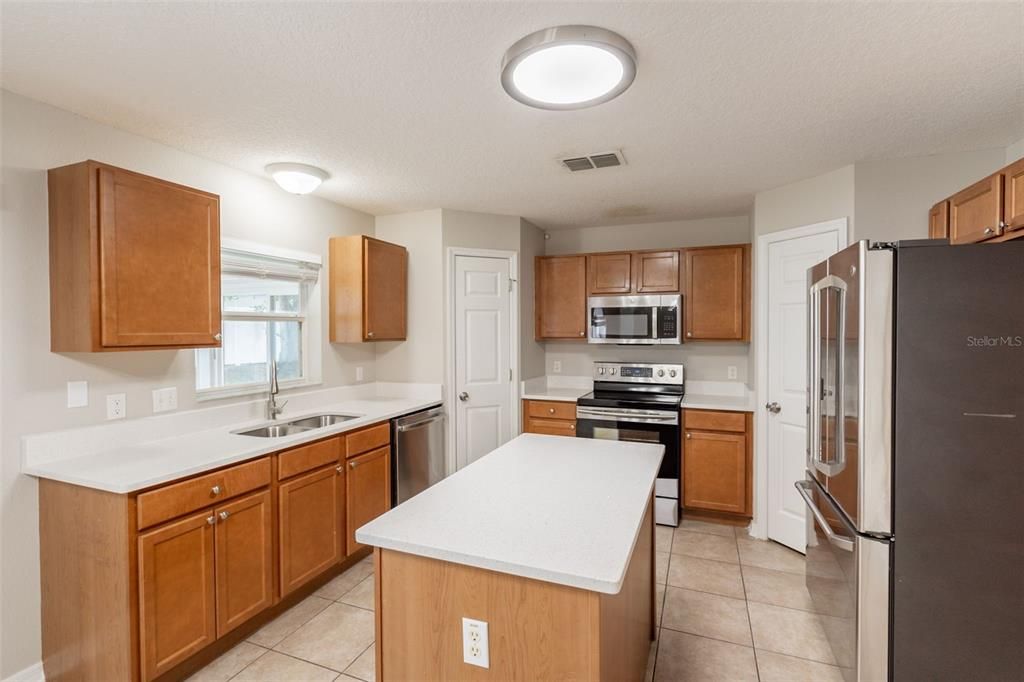 Active With Contract: $299,900 (3 beds, 2 baths, 2320 Square Feet)