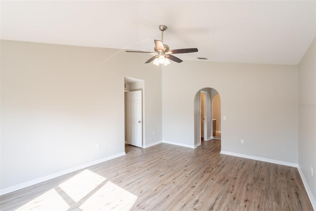 Active With Contract: $299,900 (3 beds, 2 baths, 2320 Square Feet)