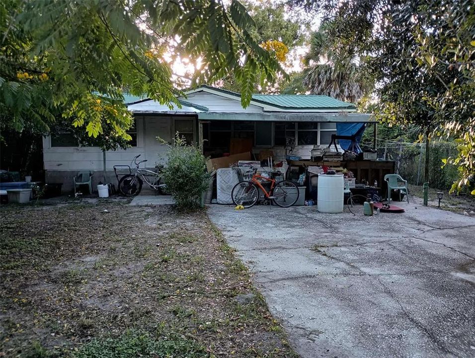 Activo con contrato: $165,000 (2 camas, 1 baños, 915 Pies cuadrados)