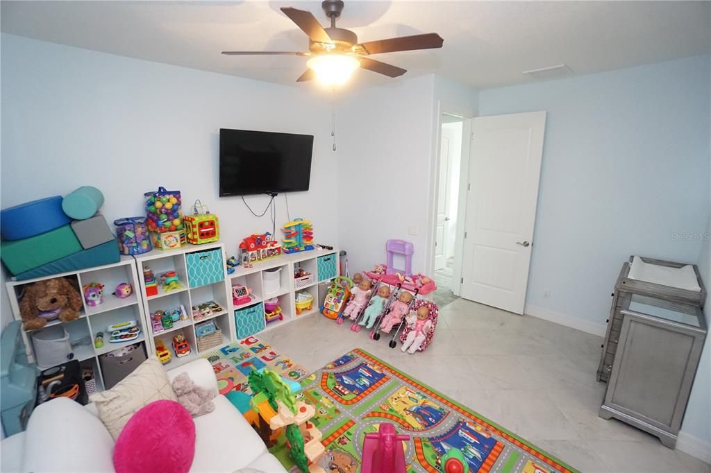 For Sale: $699,900 (4 beds, 3 baths, 2616 Square Feet)