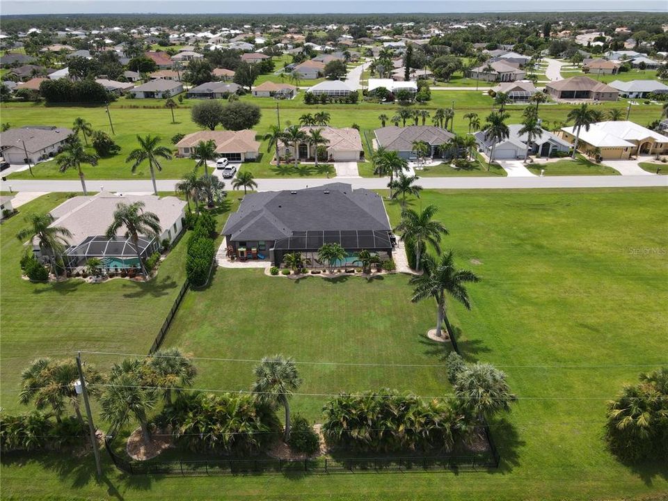 For Sale: $699,900 (4 beds, 3 baths, 2616 Square Feet)