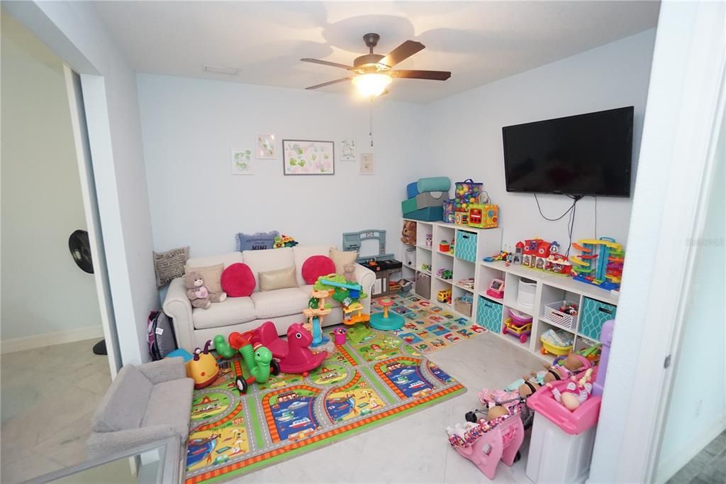 For Sale: $699,900 (4 beds, 3 baths, 2616 Square Feet)