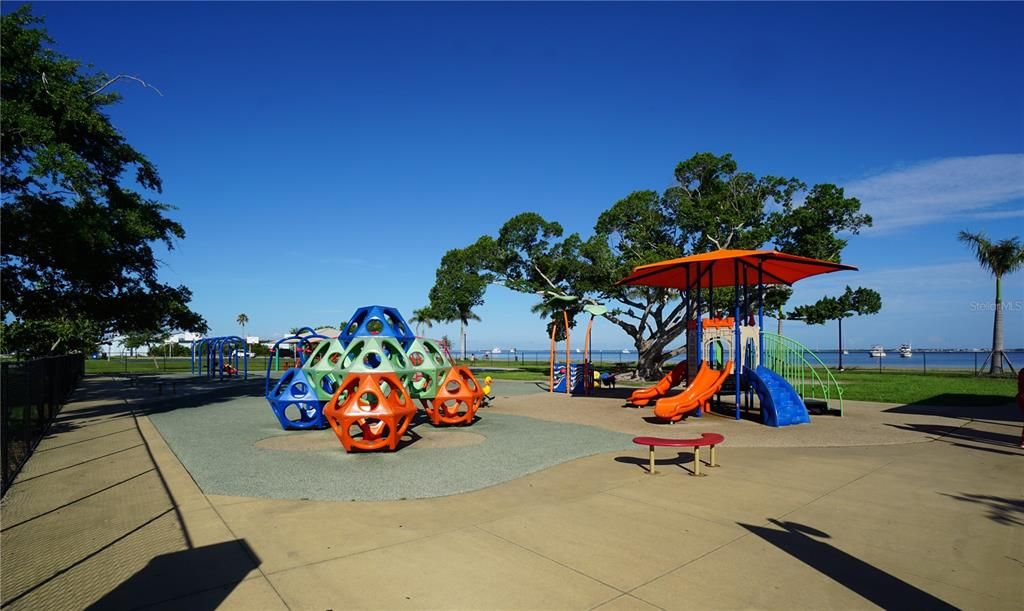 For Sale: $699,900 (4 beds, 3 baths, 2616 Square Feet)