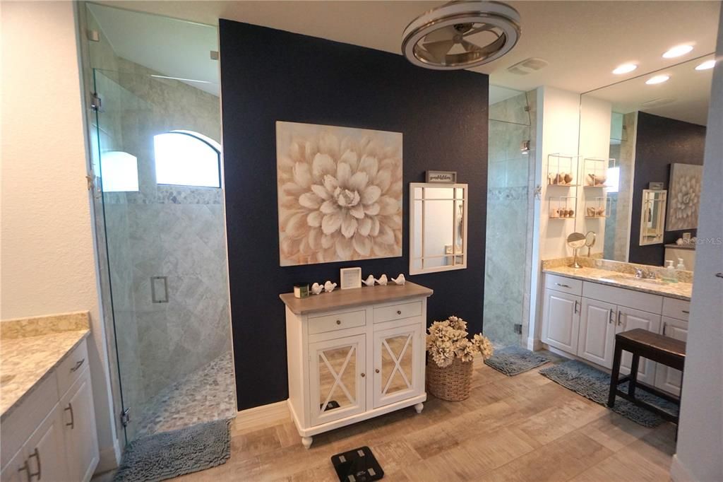 For Sale: $699,900 (4 beds, 3 baths, 2616 Square Feet)