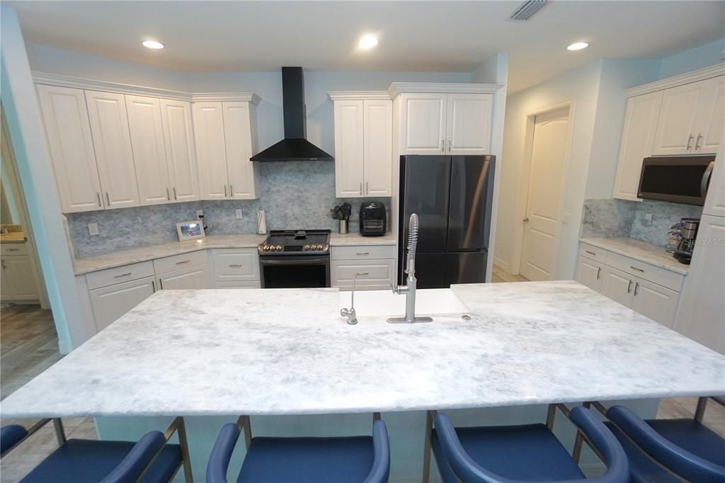 For Sale: $699,900 (4 beds, 3 baths, 2616 Square Feet)