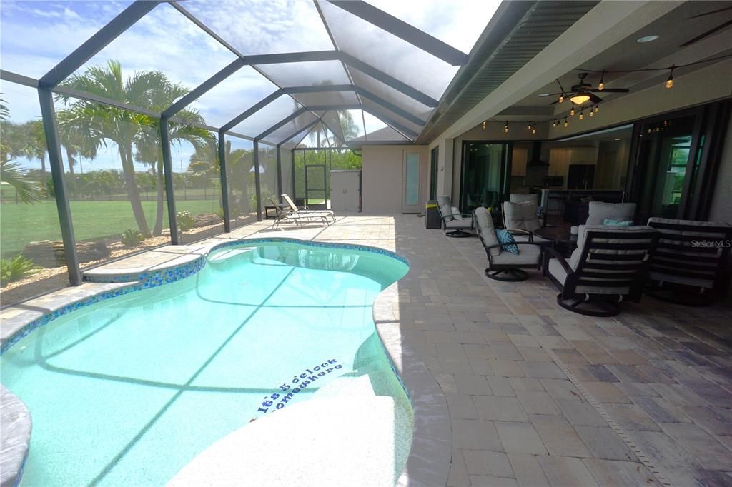 For Sale: $699,900 (4 beds, 3 baths, 2616 Square Feet)