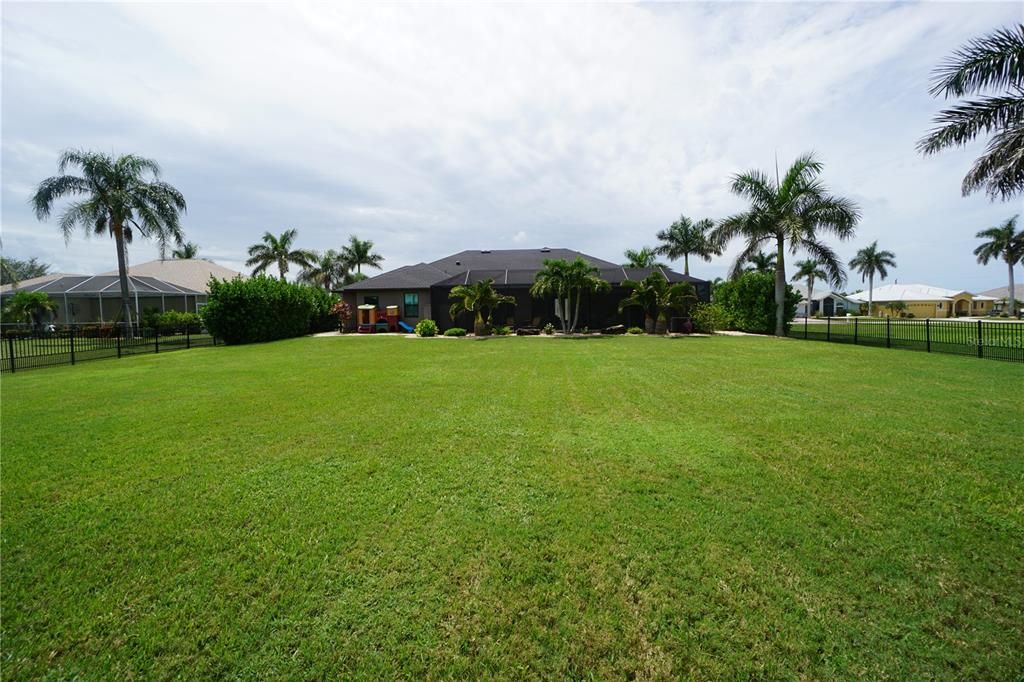 For Sale: $699,900 (4 beds, 3 baths, 2616 Square Feet)