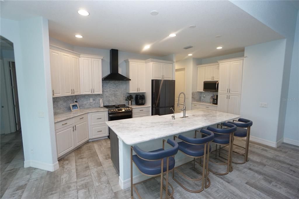 For Sale: $699,900 (4 beds, 3 baths, 2616 Square Feet)