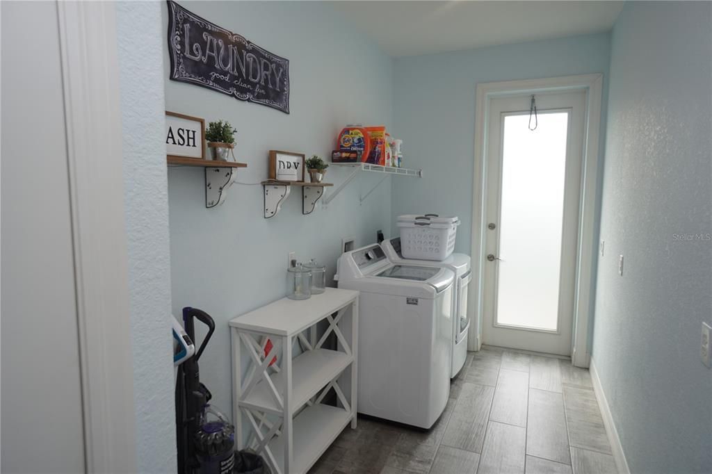 For Sale: $699,900 (4 beds, 3 baths, 2616 Square Feet)