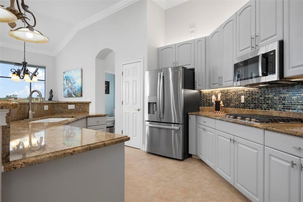 For Sale: $1,075,000 (3 beds, 3 baths, 3136 Square Feet)