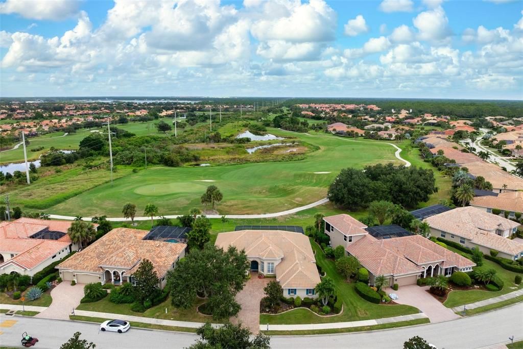 For Sale: $1,075,000 (3 beds, 3 baths, 3136 Square Feet)