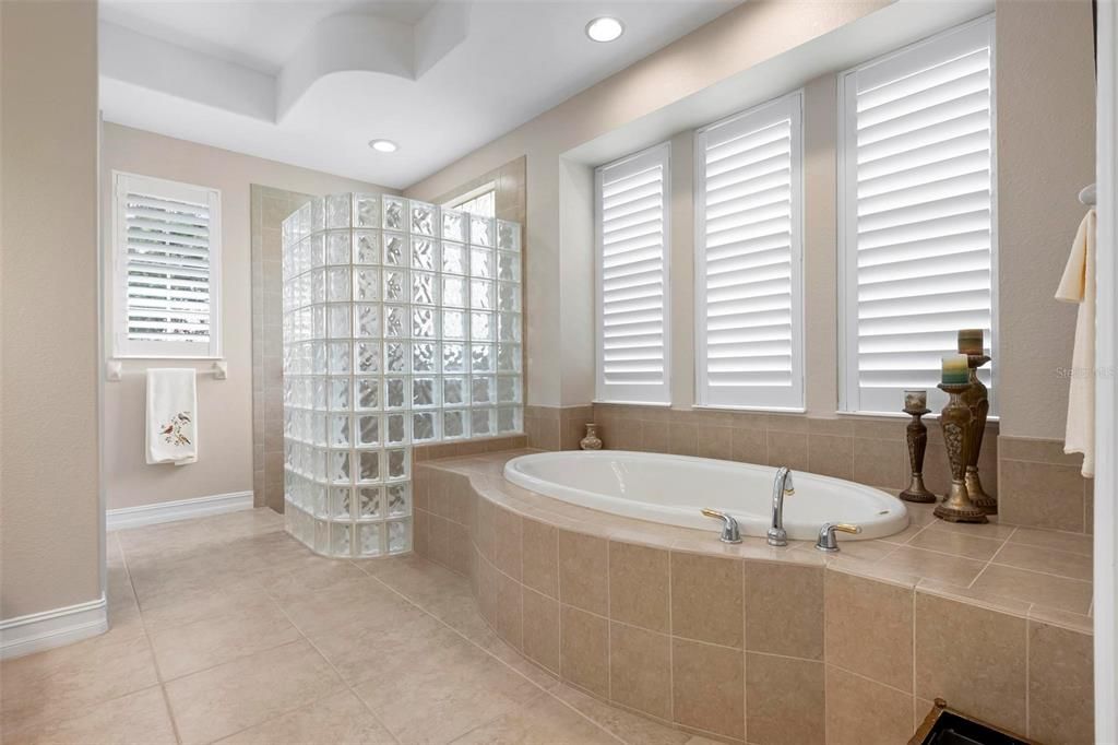 For Sale: $1,075,000 (3 beds, 3 baths, 3136 Square Feet)