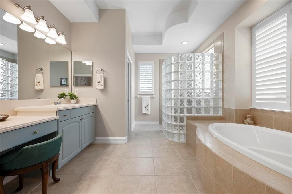 For Sale: $1,075,000 (3 beds, 3 baths, 3136 Square Feet)