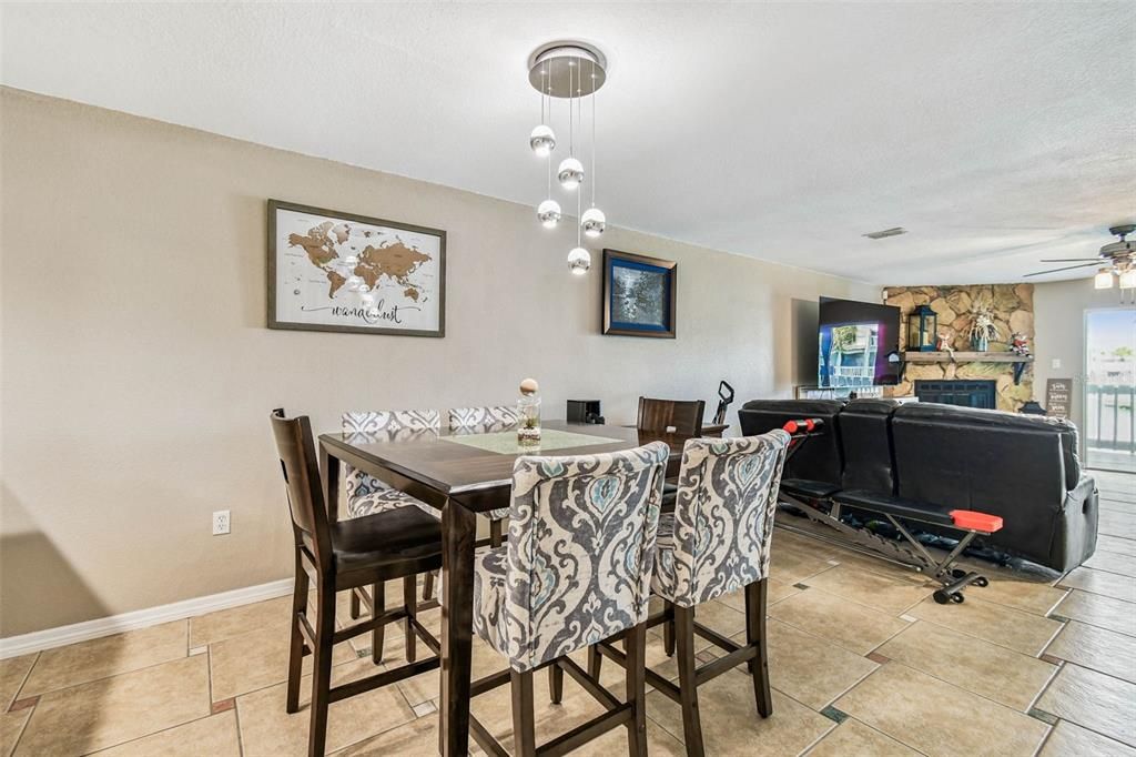 En Venta: $499,900 (2 camas, 2 baños, 1450 Pies cuadrados)