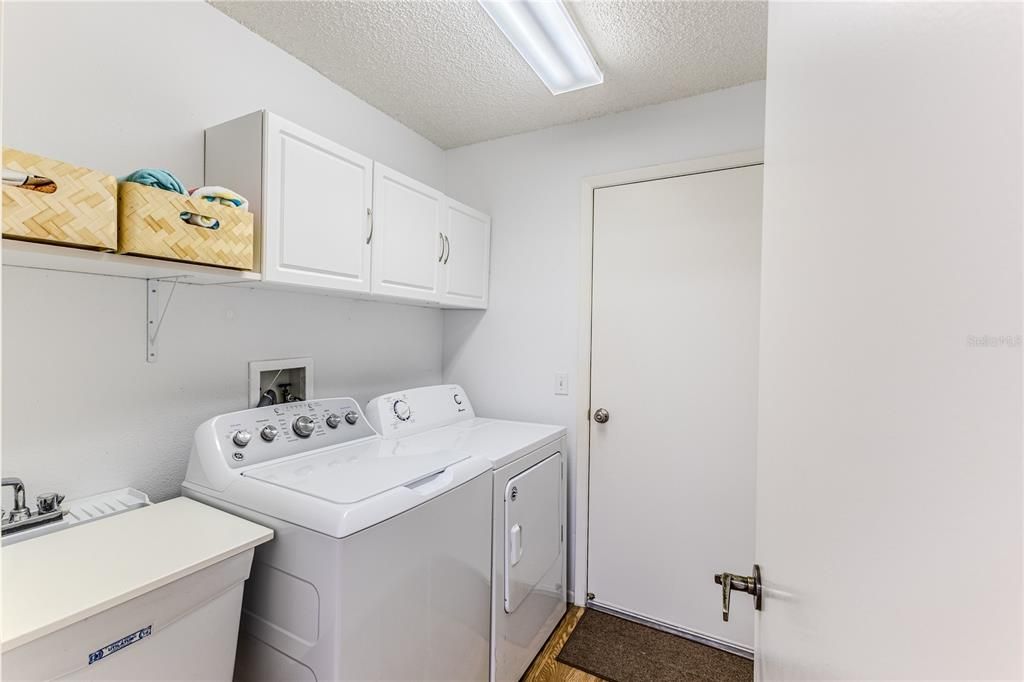 Active With Contract: $239,000 (2 beds, 2 baths, 1298 Square Feet)