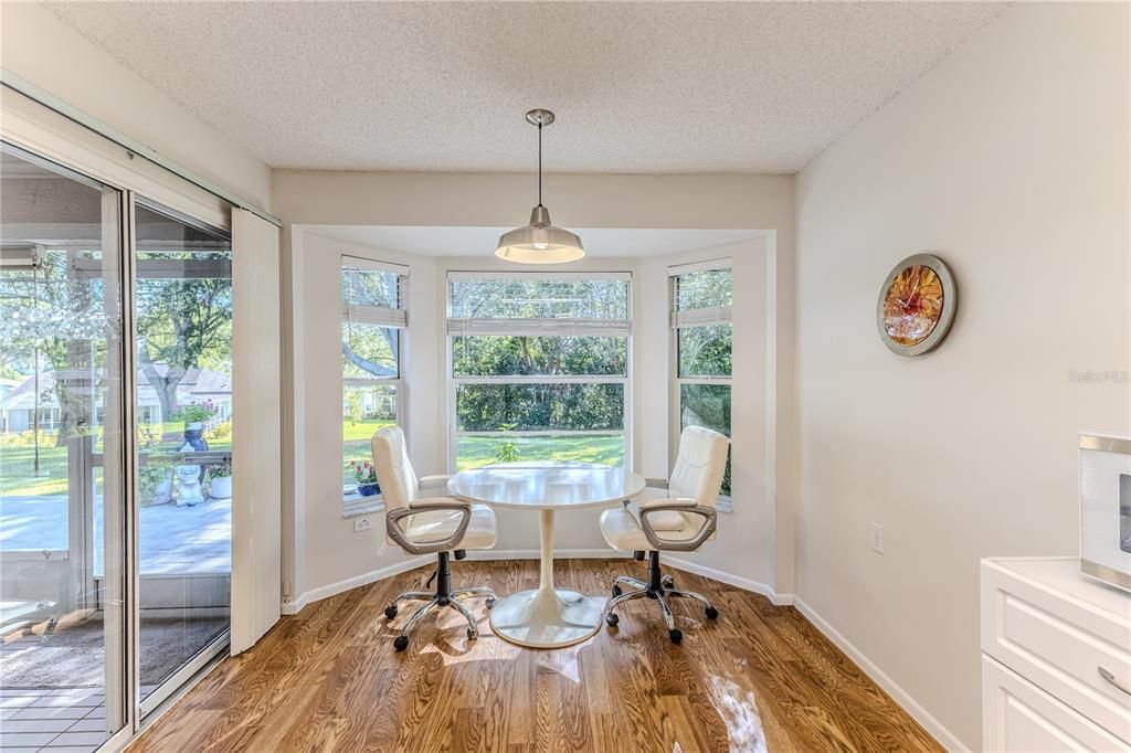 Active With Contract: $239,000 (2 beds, 2 baths, 1298 Square Feet)