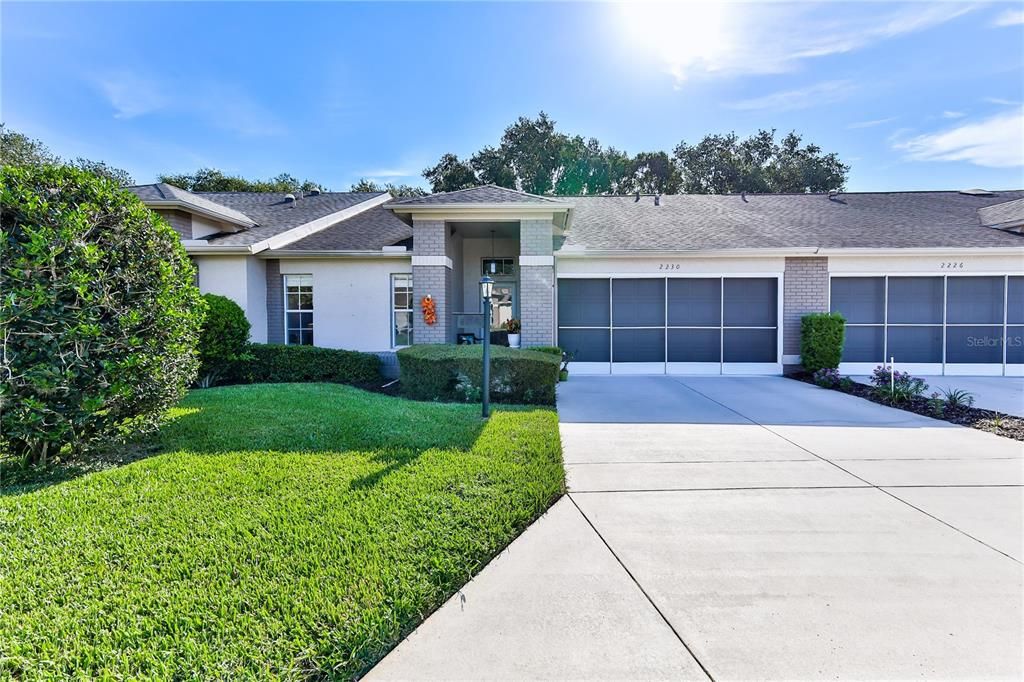 Active With Contract: $239,000 (2 beds, 2 baths, 1298 Square Feet)