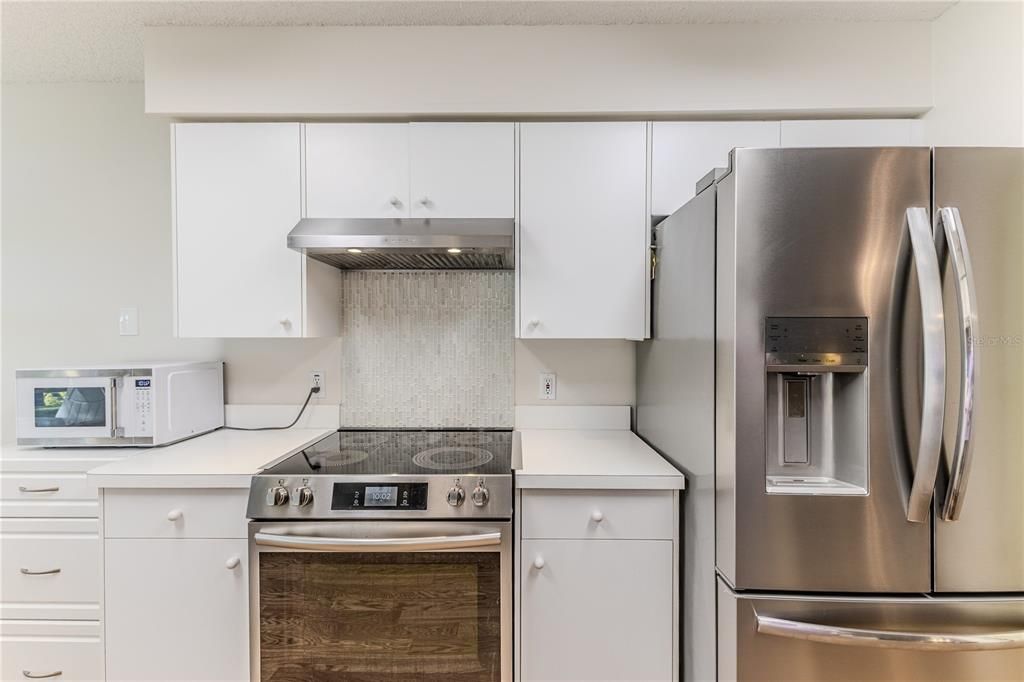 Active With Contract: $239,000 (2 beds, 2 baths, 1298 Square Feet)