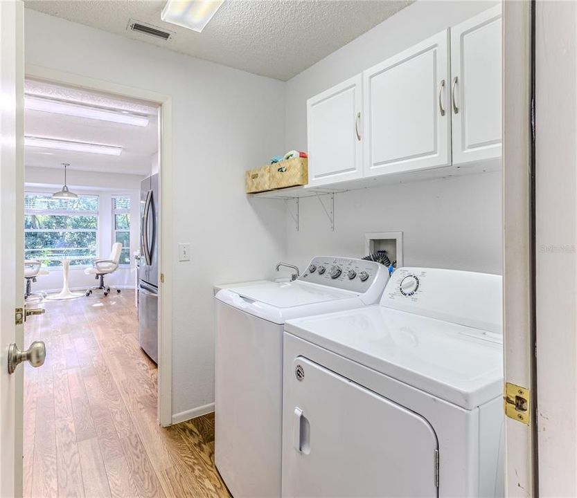Active With Contract: $239,000 (2 beds, 2 baths, 1298 Square Feet)