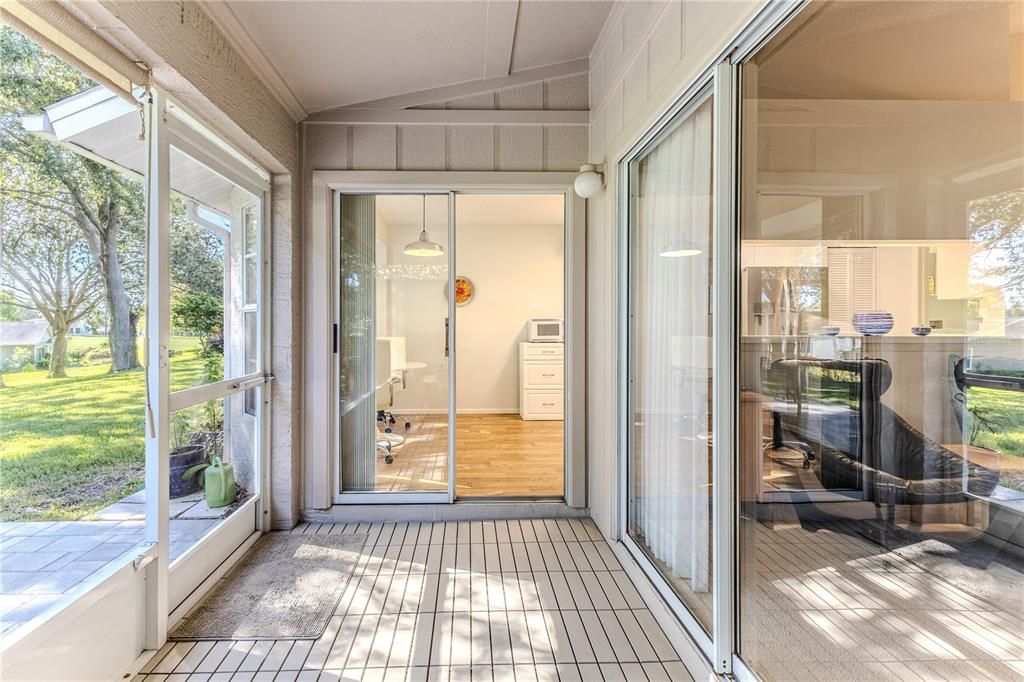 Active With Contract: $239,000 (2 beds, 2 baths, 1298 Square Feet)