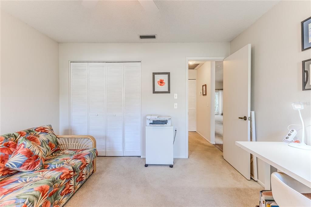 Active With Contract: $239,000 (2 beds, 2 baths, 1298 Square Feet)