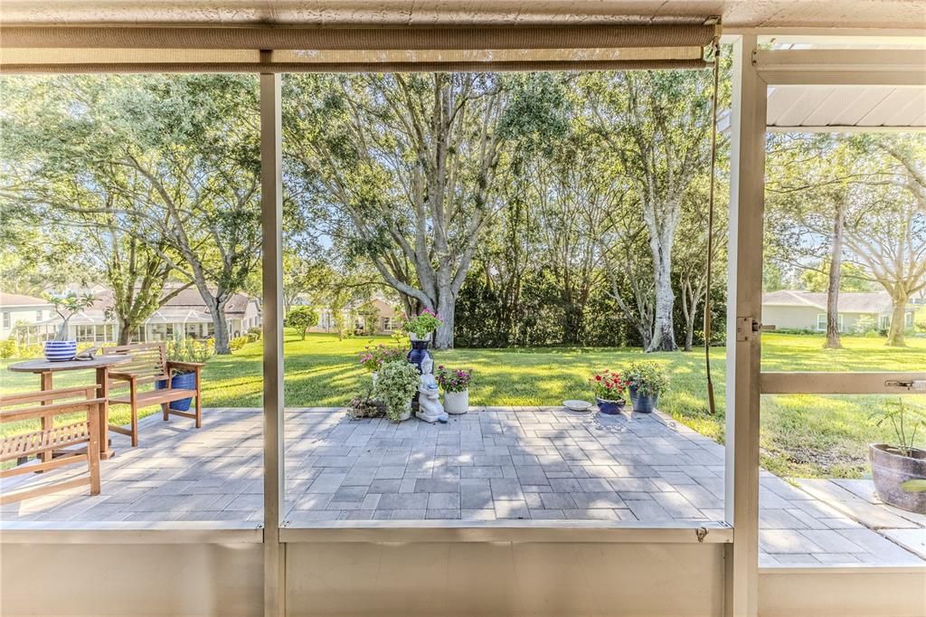 Active With Contract: $239,000 (2 beds, 2 baths, 1298 Square Feet)