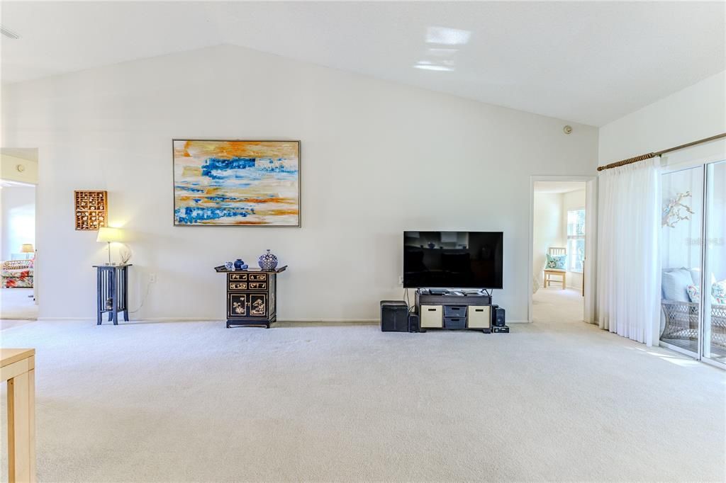 Active With Contract: $239,000 (2 beds, 2 baths, 1298 Square Feet)