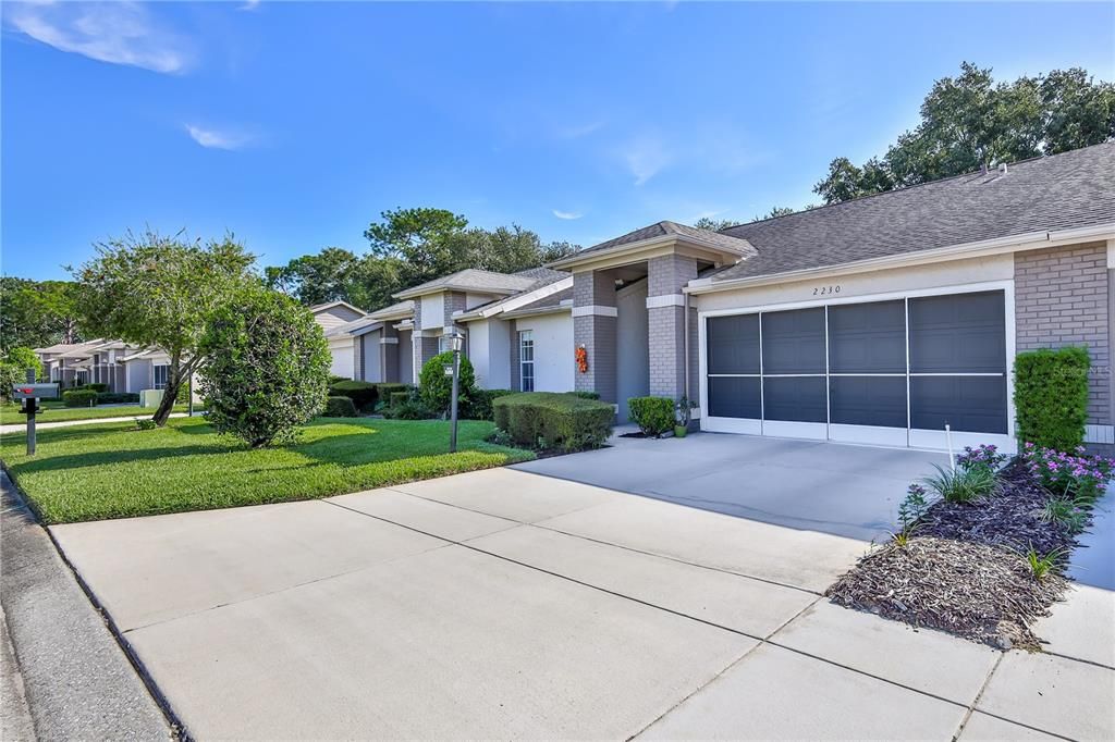 Active With Contract: $239,000 (2 beds, 2 baths, 1298 Square Feet)